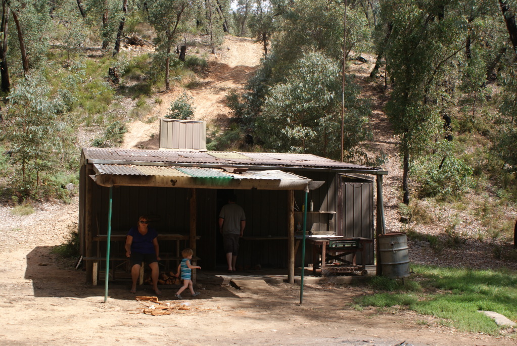 Donnelly creek trk huts run... 4x4Earth