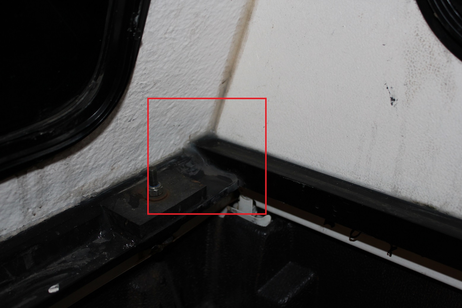 Canopy on dualcab leaking slightly when driving 4x4Earth