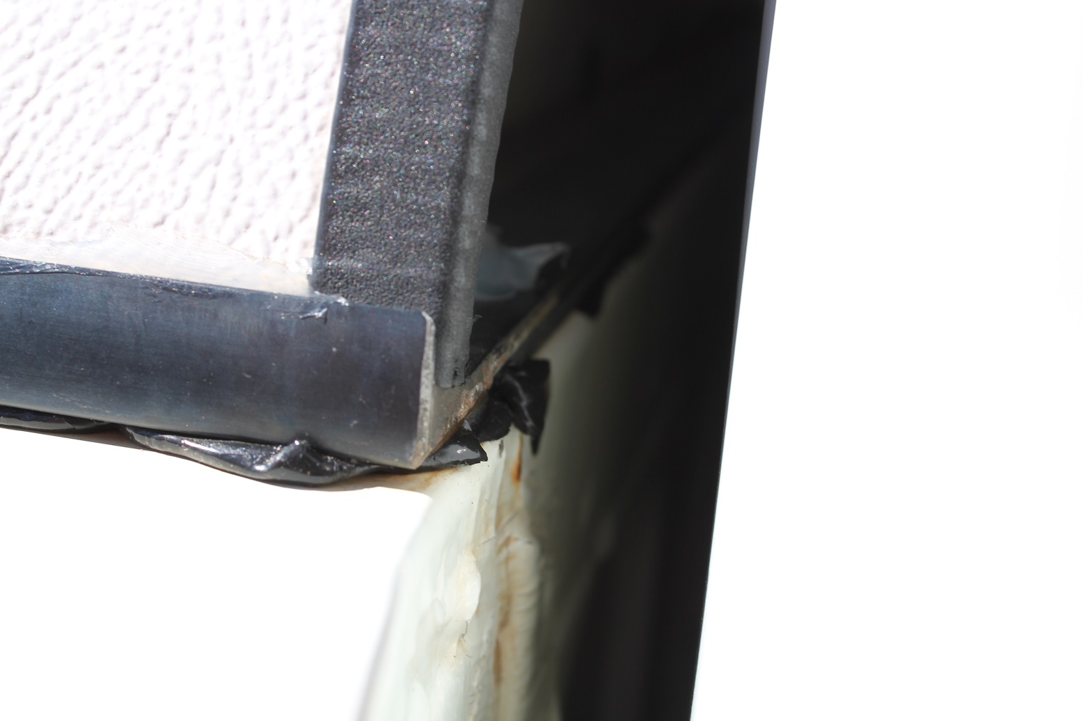 Canopy on dualcab leaking slightly when driving 4x4Earth